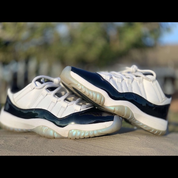 Jordan 11 emerald - Picture 1 of 4